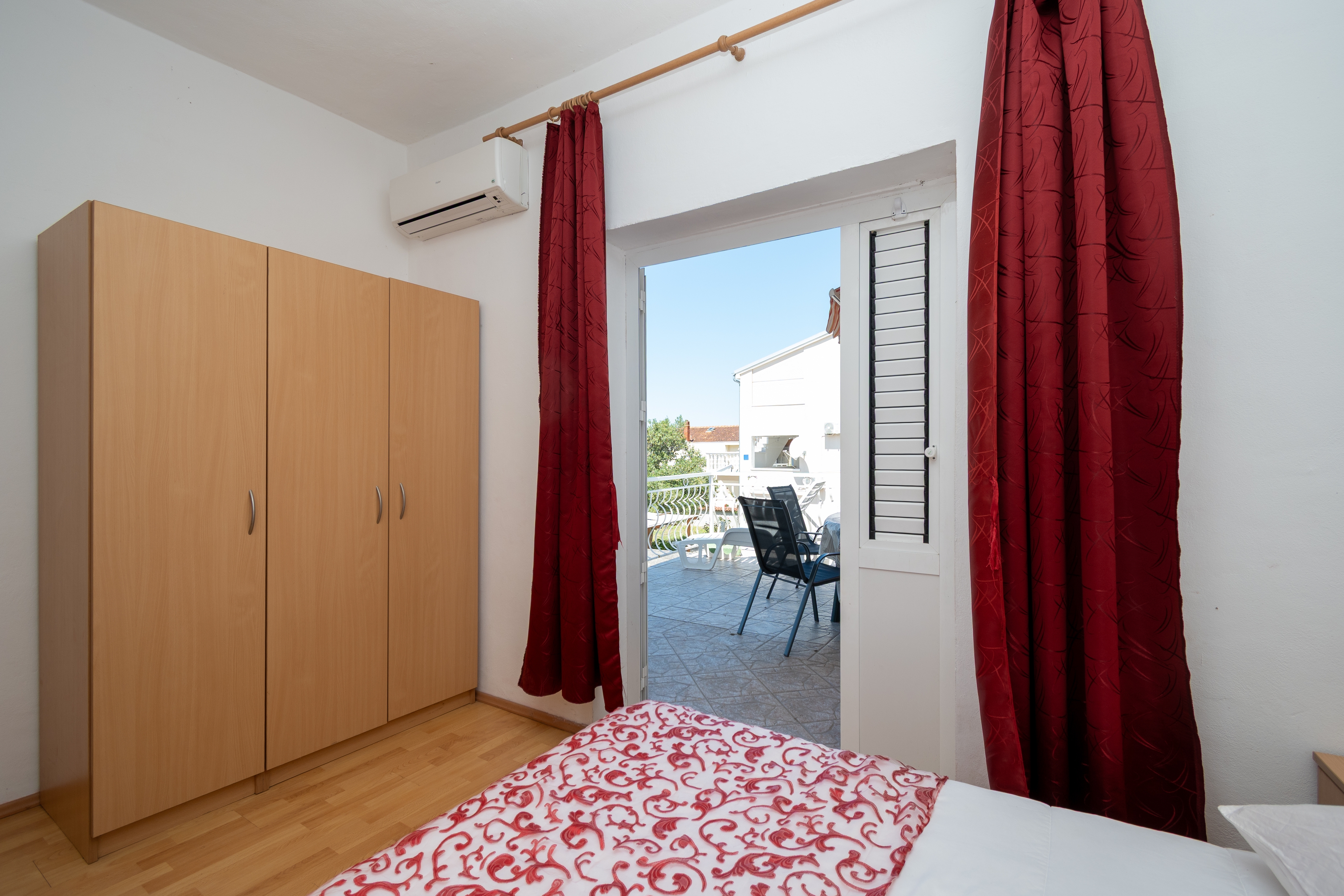 Two bedroom apartment near beach Bibinje, Zadar  A-b