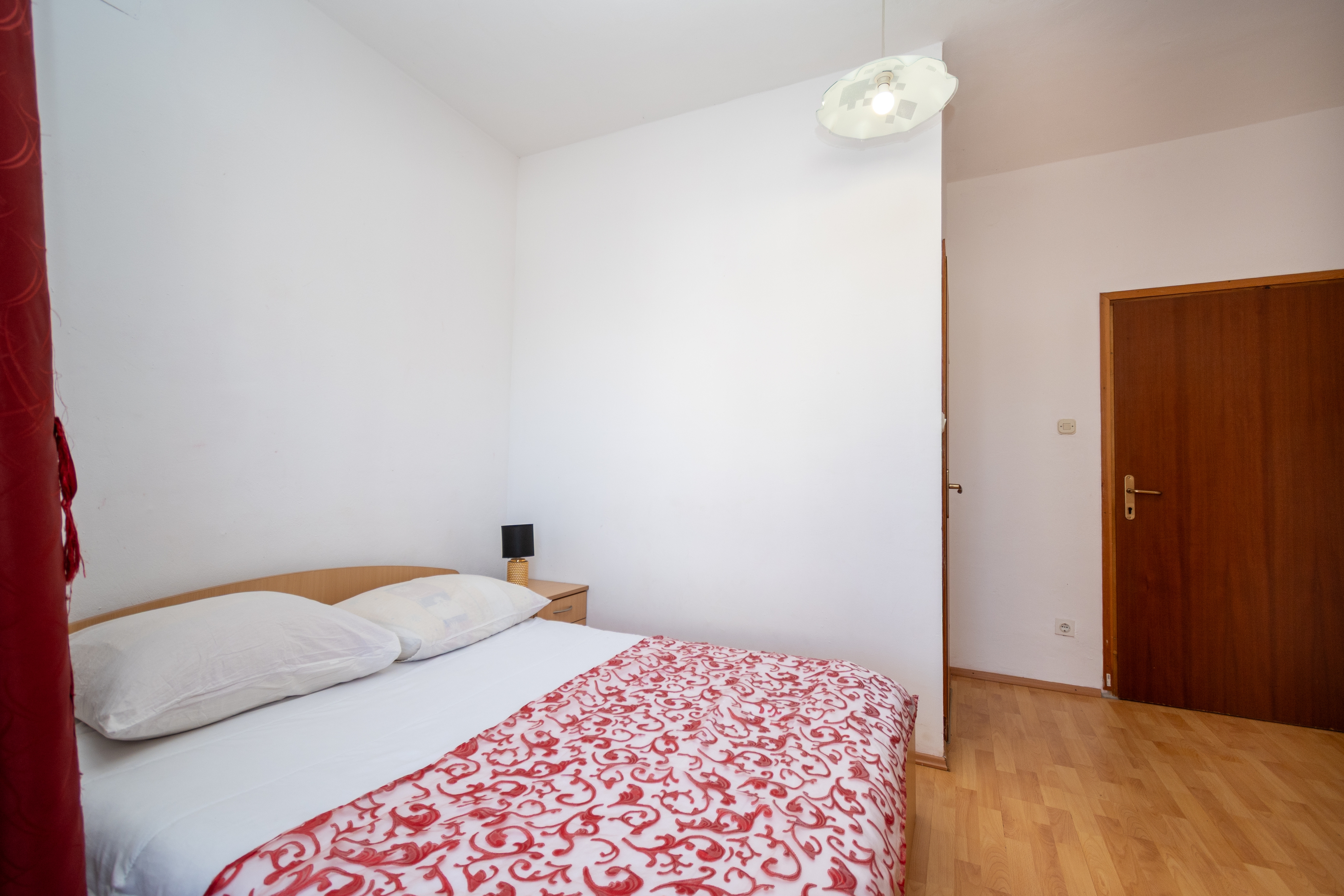 Two bedroom apartment near beach Bibinje, Zadar  A-b