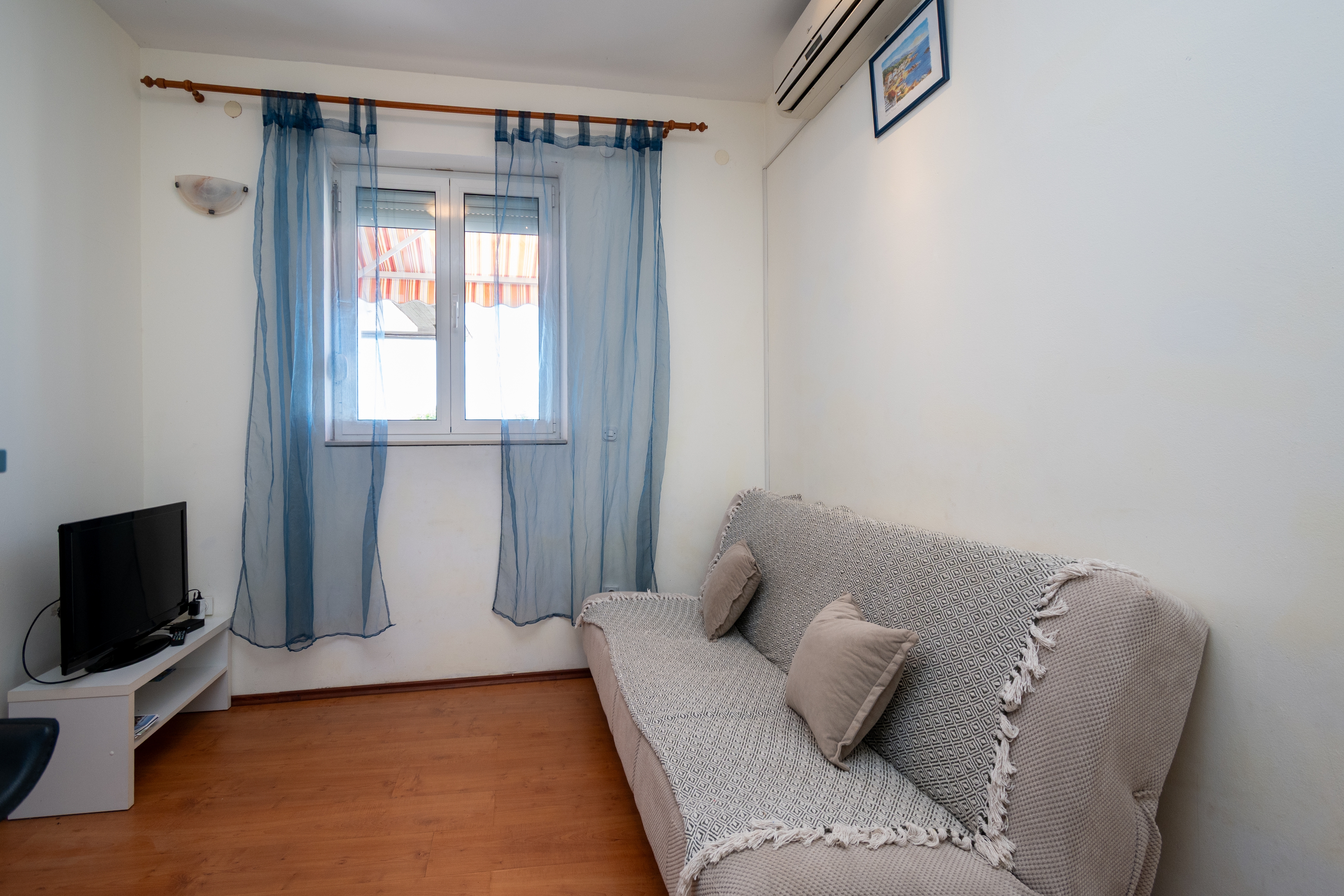 Two bedroom apartment near beach Bibinje, Zadar (A-5865-b)