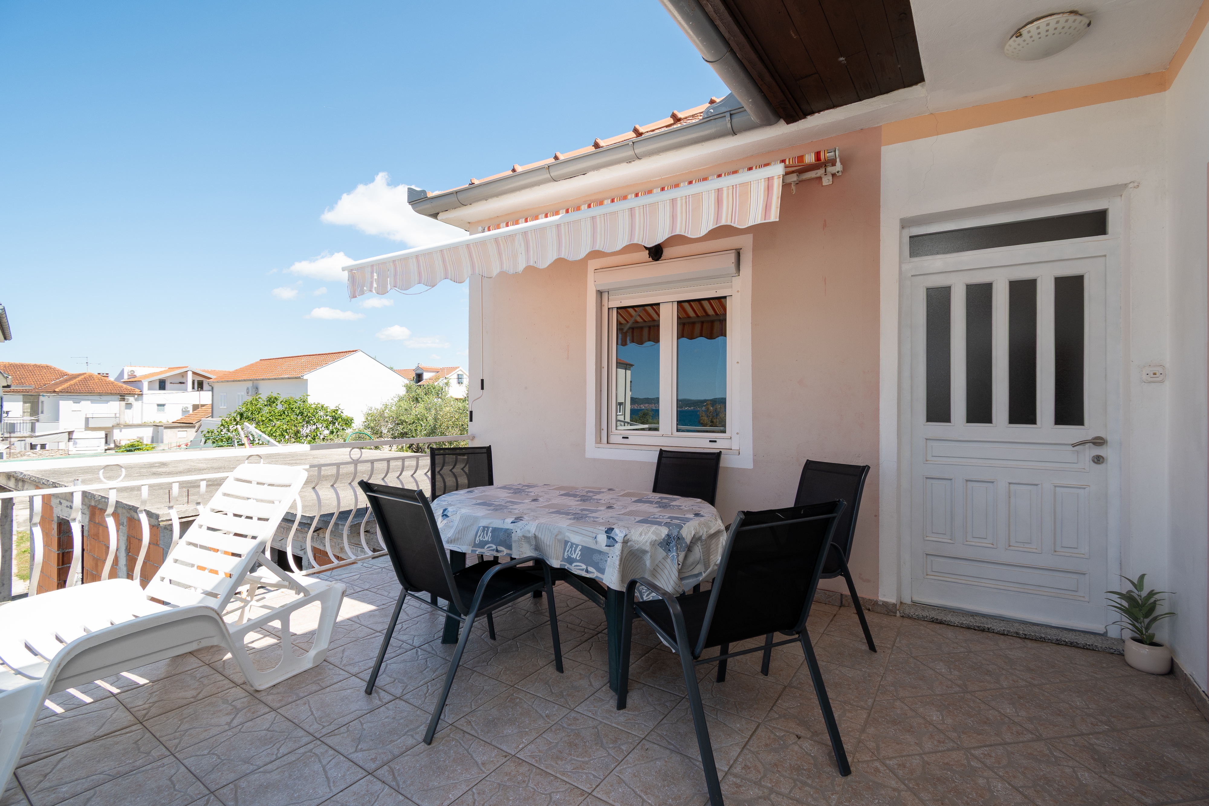 Two bedroom apartment near beach Bibinje, Zadar  A-b