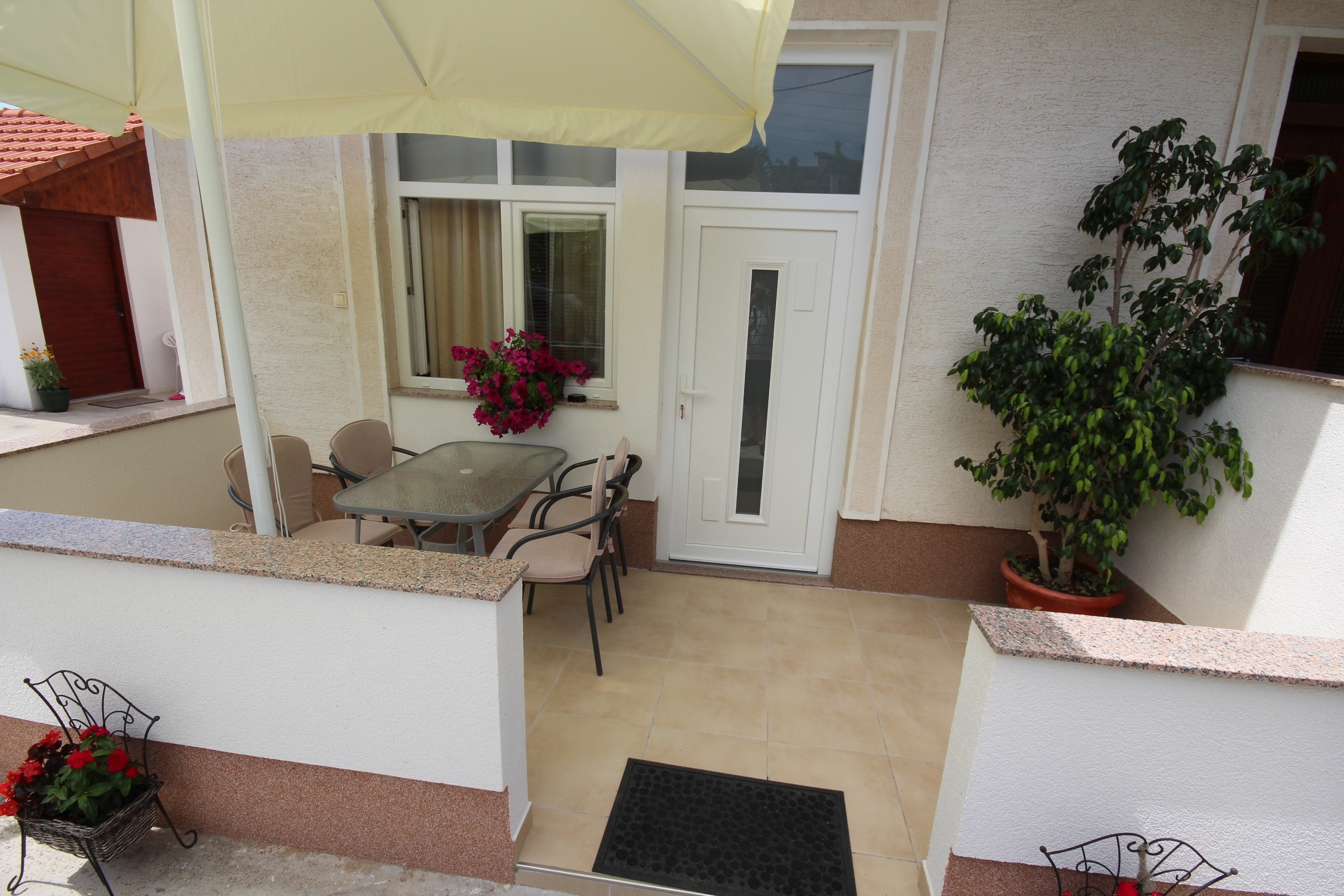 One bedroom apartment with terrace Zadar - Diklo, Zadar (A-5875-a)