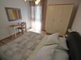 Zadar - Diklo, Bedroom in the apartment, (pet friendly) and WiFi.