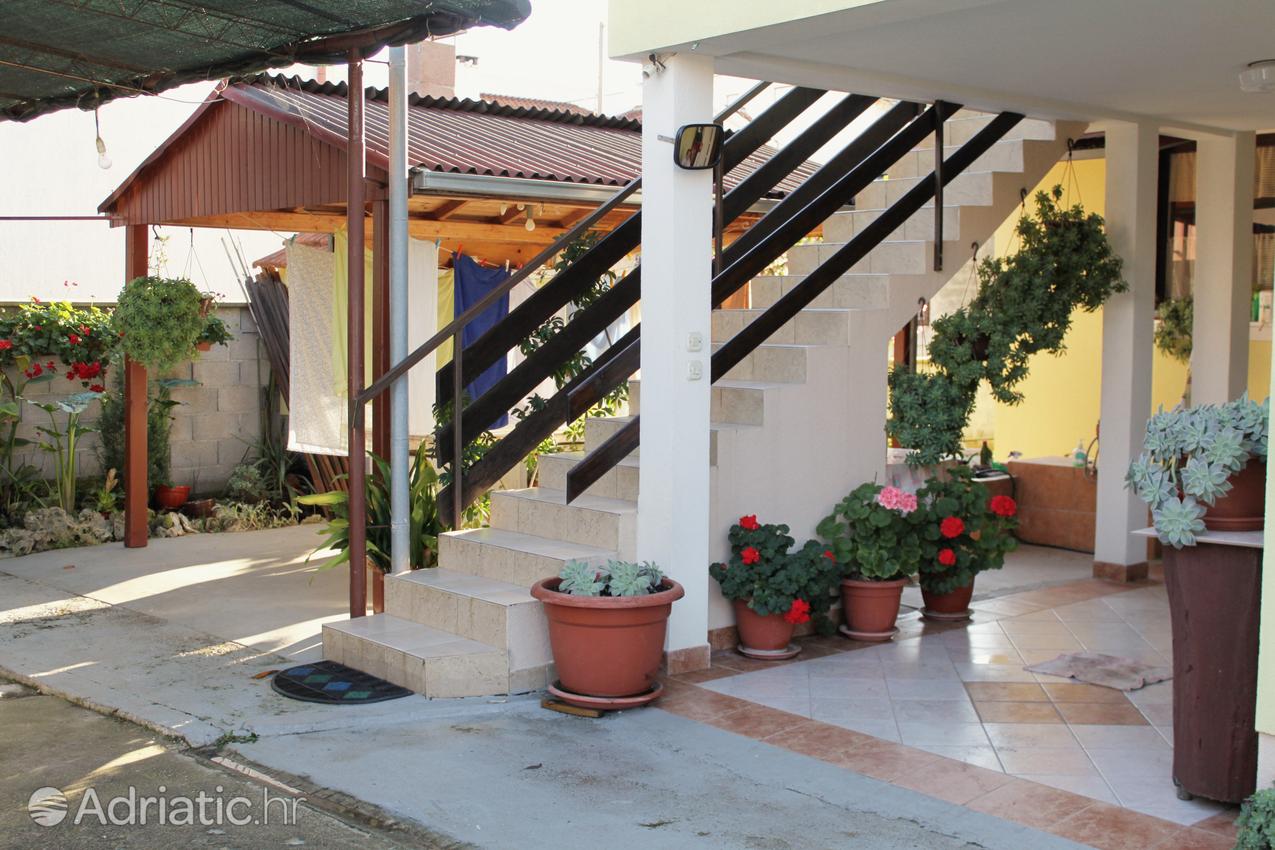 Dvor Zadar - Diklo, Zadar, Dvor 5879 - Ubytovanie s kamienkovou plážou.