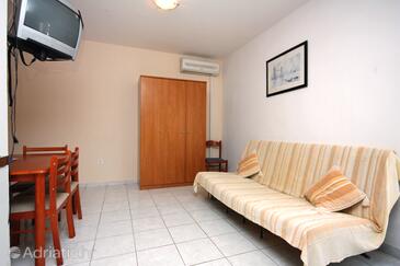 Dining room Rtina - Benići, Dining room in the studio-apartment, dopusteni kucni ljubimci i WIFI.