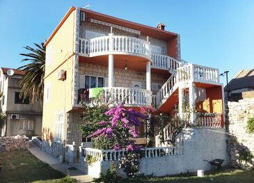Property Sućuraj, Hvar, Property 590 - Apartments near sea with pebble beach.