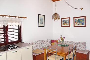 Brna, Dining room in the apartment, (pet friendly).