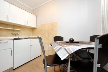 Sukošan, Jídelna v ubytování typu studio-apartment, WiFi.