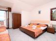 Ložnice Hvar, Ložnice v ubytování typu studio-apartment, domácí mazlíčci povoleni a WiFi.