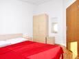 Bibinje, Bedroom in the apartment, (pet friendly) and WiFi.