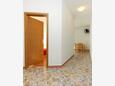 Bibinje, Hallway in the apartment, (pet friendly) and WiFi.