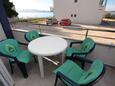 Bibinje, Balcony in the studio-apartment, with a sea view, (pet friendly) and WiFi.