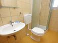 Bibinje, Bathroom in the studio-apartment, (pet friendly) and WiFi.