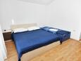 Bibinje, Bedroom in the studio-apartment, air condition available, (pet friendly) and WiFi.