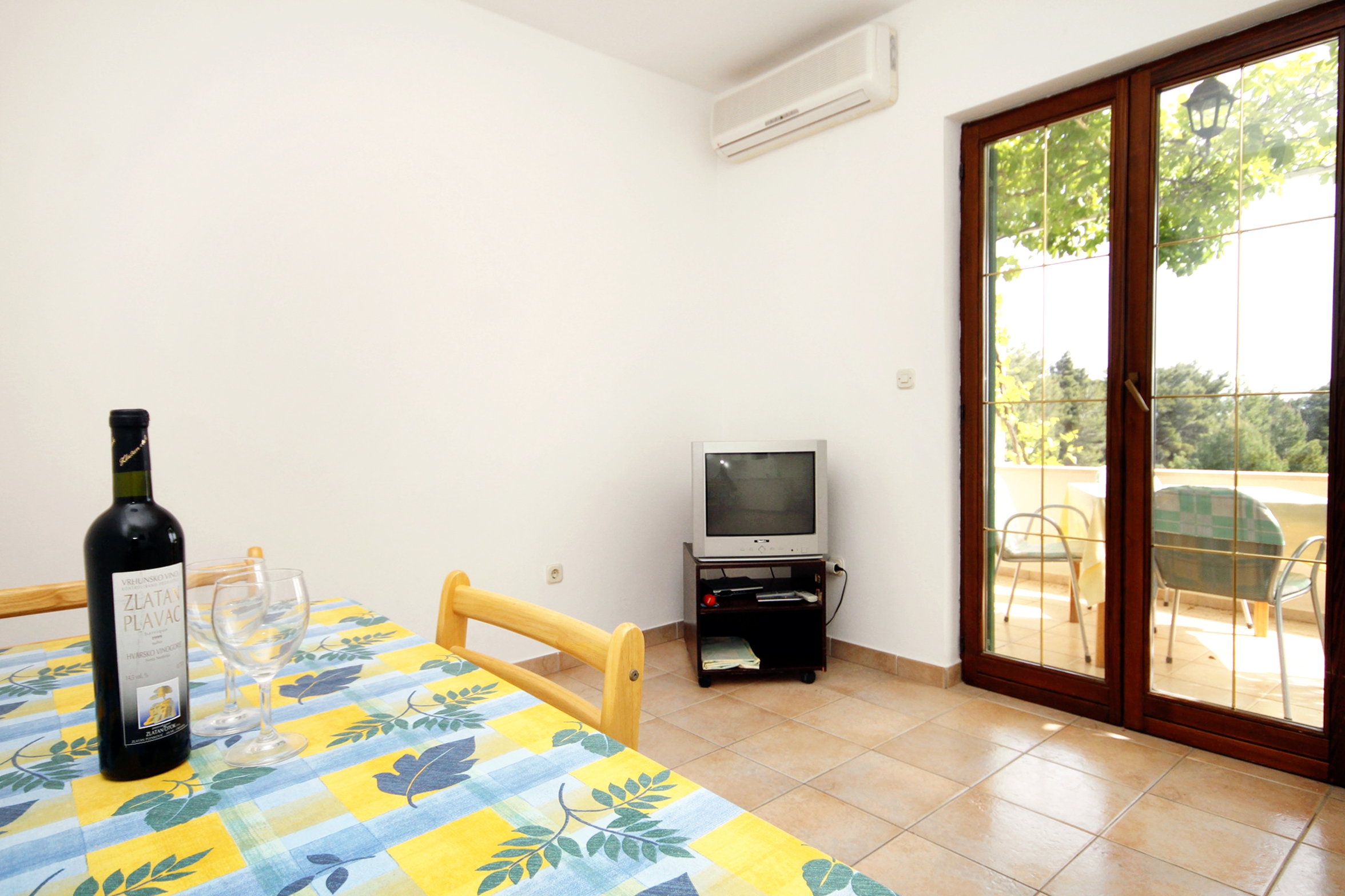 One bedroom apartment with terrace and sea view Ivan Dolac, Hvar (A-592-c)