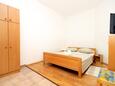 Ivan Dolac, Bedroom in the studio-apartment, (pet friendly) and WiFi.