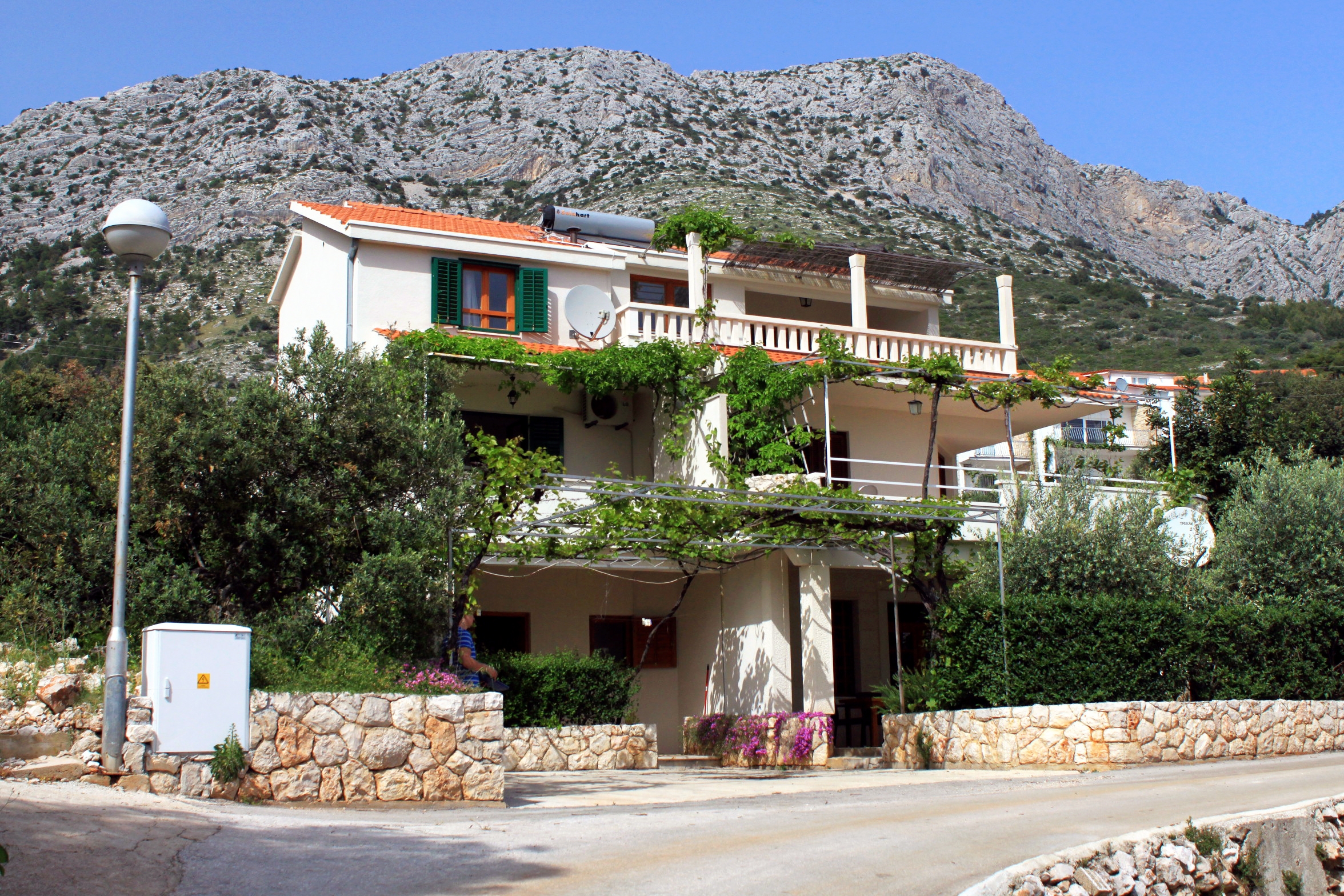 One bedroom apartment with terrace and sea view Ivan Dolac, Hvar (A-592-c)