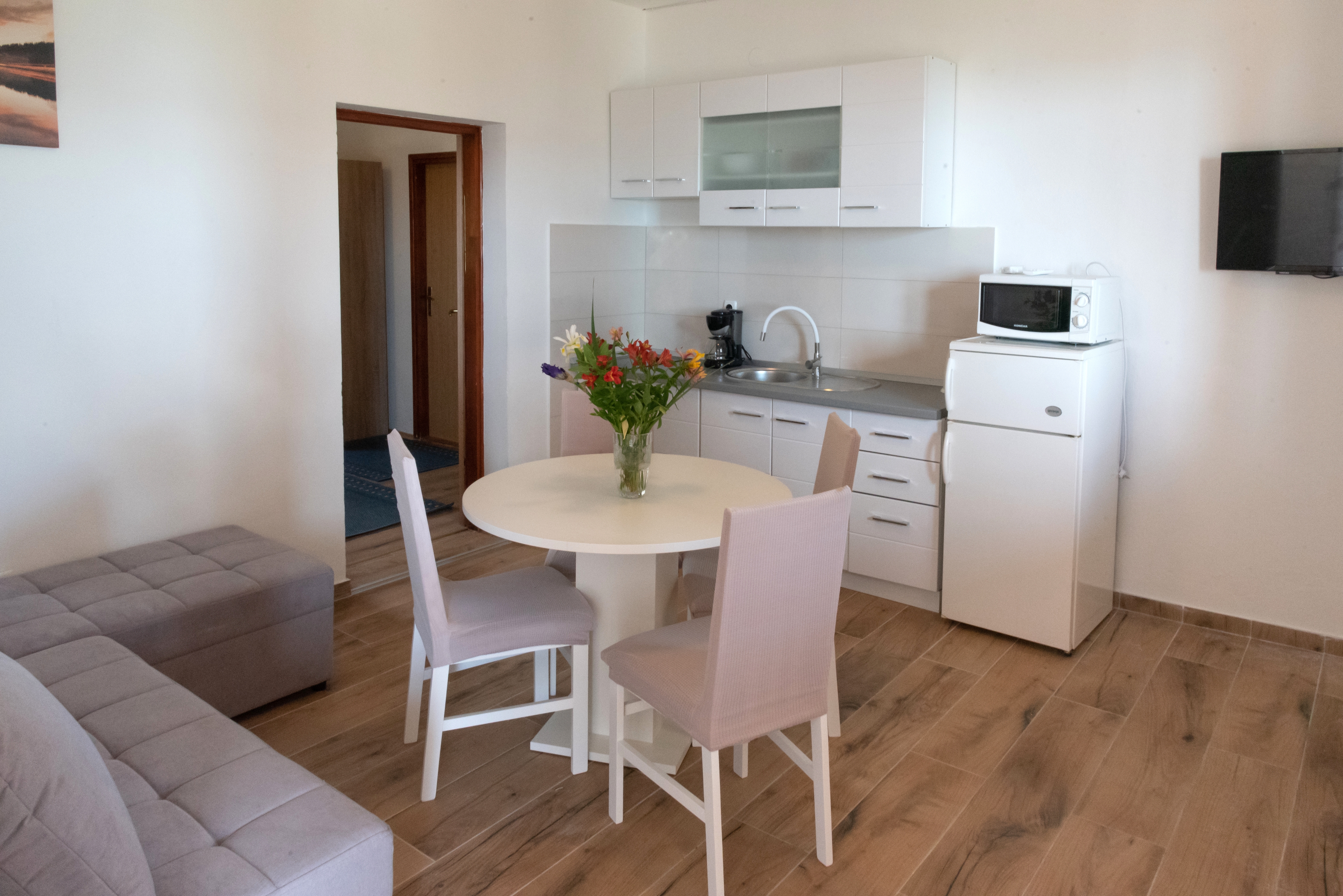 One bedroom apartment near beach Zadar - Diklo, Zadar (A-5925-a)