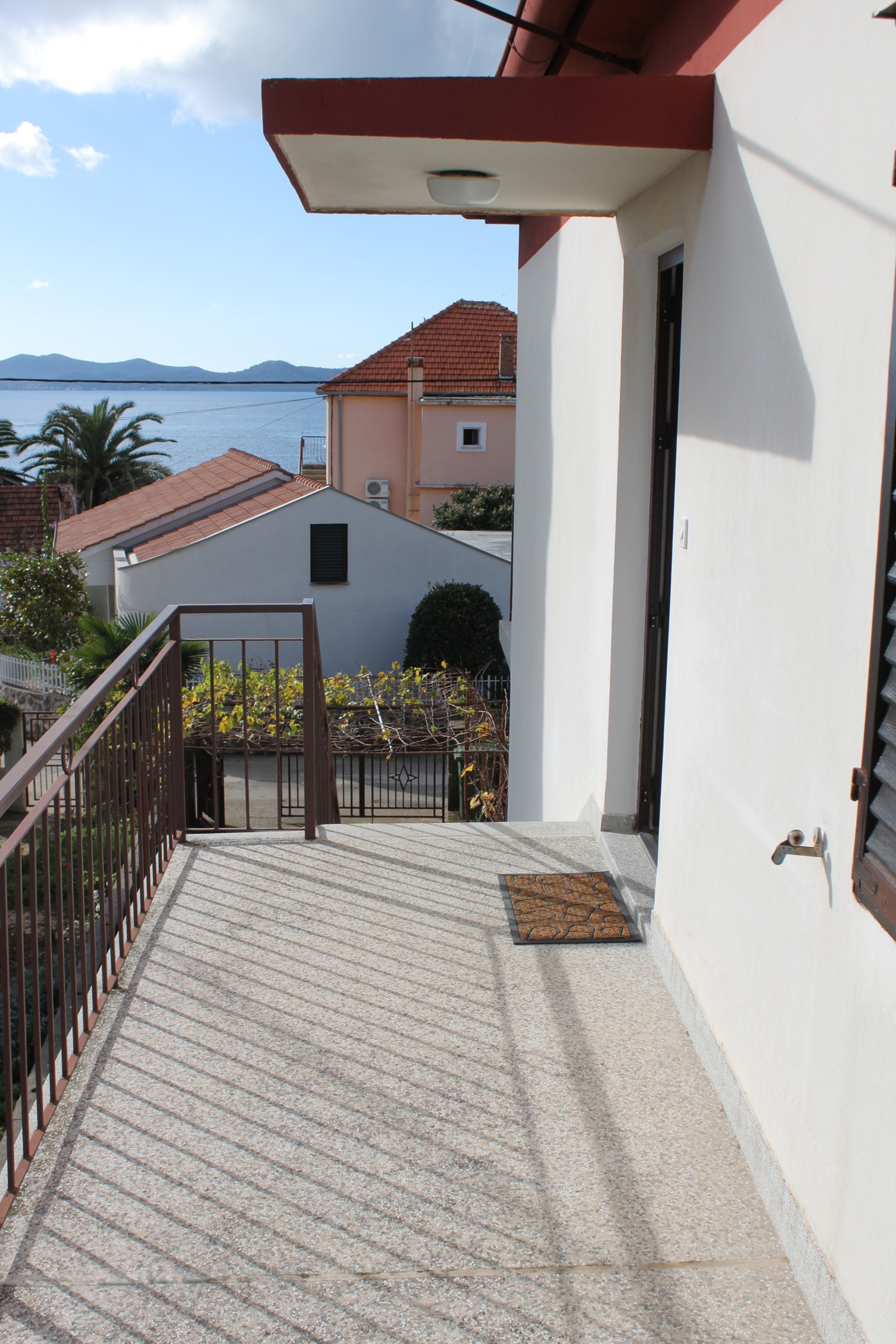 Two bedroom apartment with balcony and sea view Zadar - Diklo, Zadar  A-a