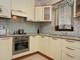 Bibinje, Kitchen in the apartment, air condition available and WiFi.