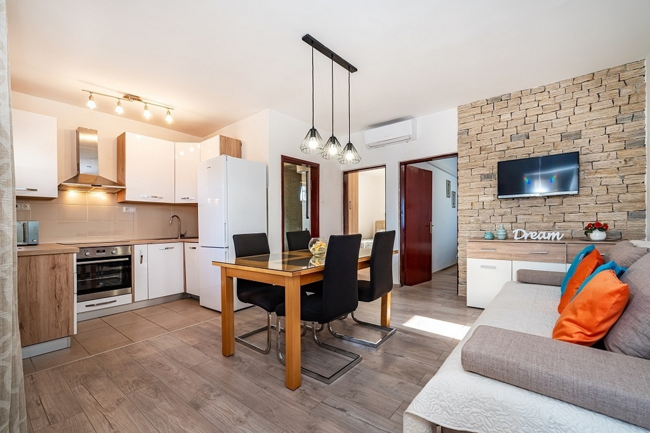 Two bedroom apartment with terrace Nin, Zadar (A-5936-b) Two bedroom apartment with terrace Nin, Zadar (A-5936-b)