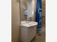 Ražanj, Bathroom 2 in the apartment, (pet friendly) and WiFi.