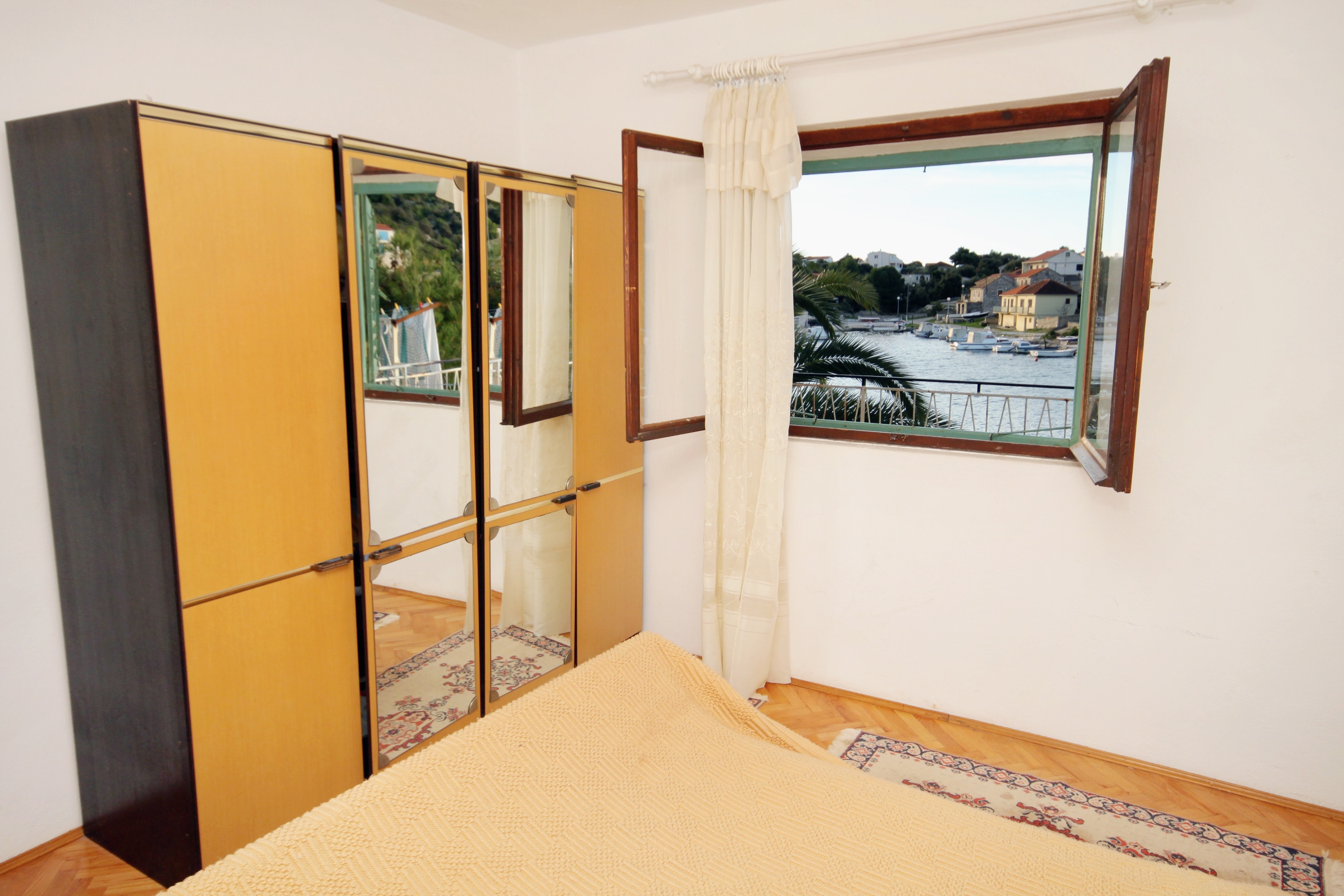 Four bedroom apartment near beach Ražanj, Rogoznica  A-a