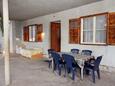 Ražanj, Terrace 1 in the apartment, with a sea view, (pet friendly) and WiFi.