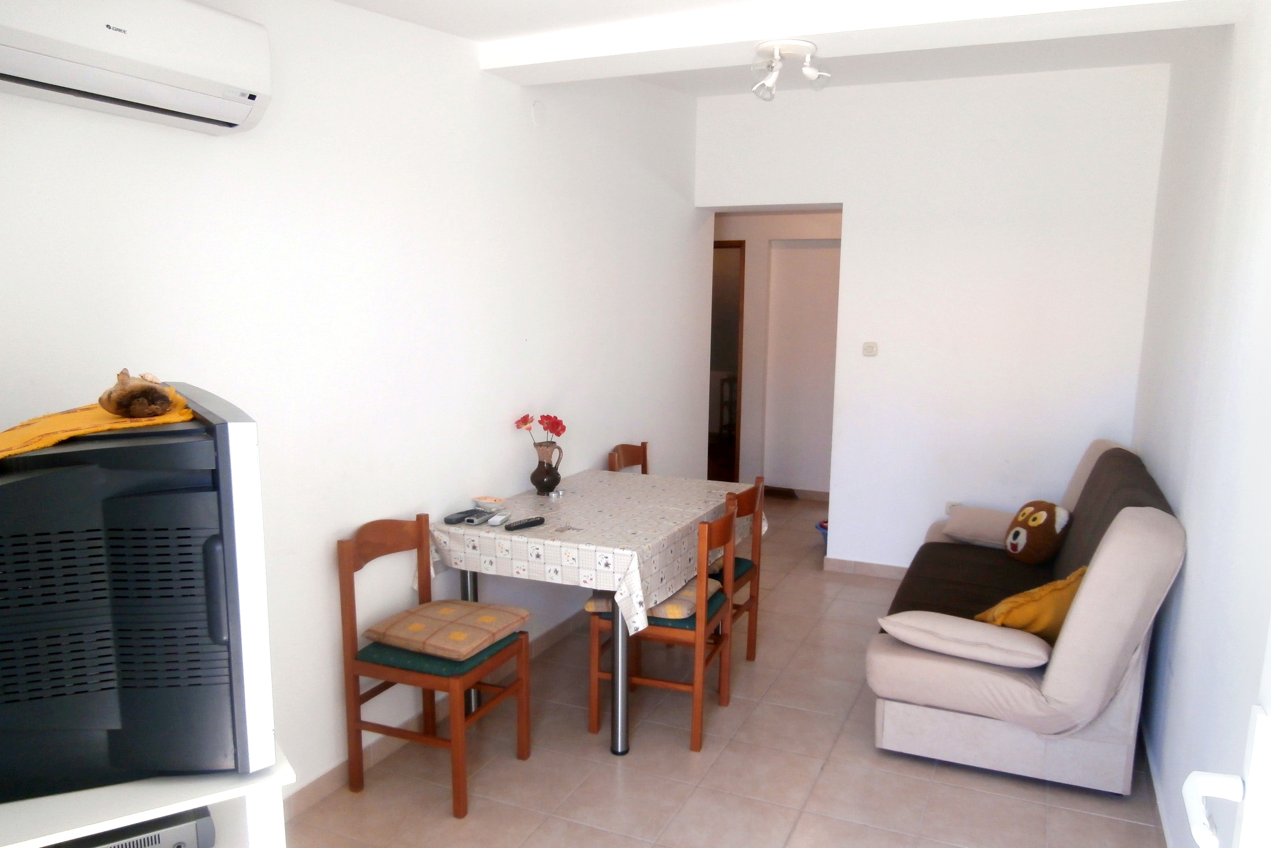 One bedroom apartment with terrace Ljubač, Zadar  A-b