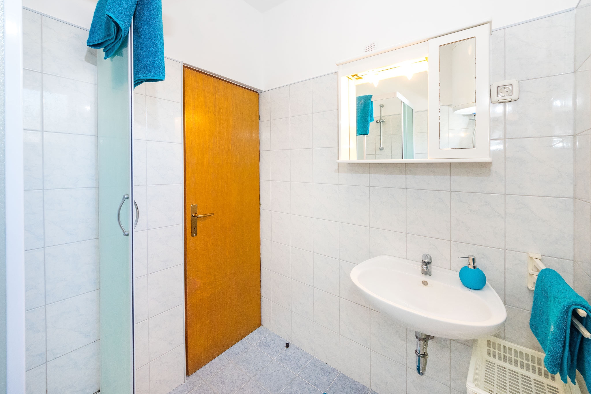 Two bedroom apartment near beach Vrsi - Mulo, Zadar  A-d
