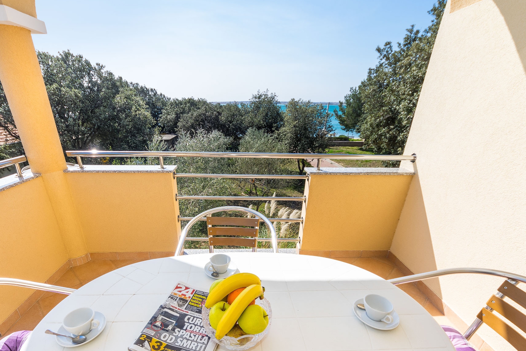 Two bedroom apartment near beach Vrsi - Mulo, Zadar  A-d