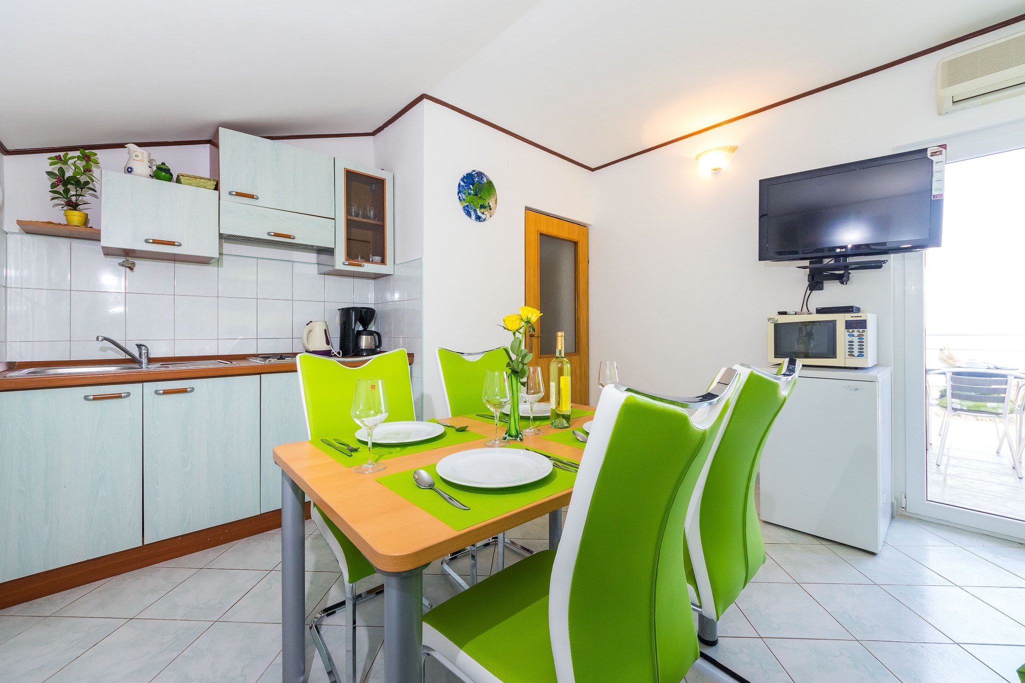 One bedroom apartment near beach Vrsi - Mulo, Zadar (A-5951-e)