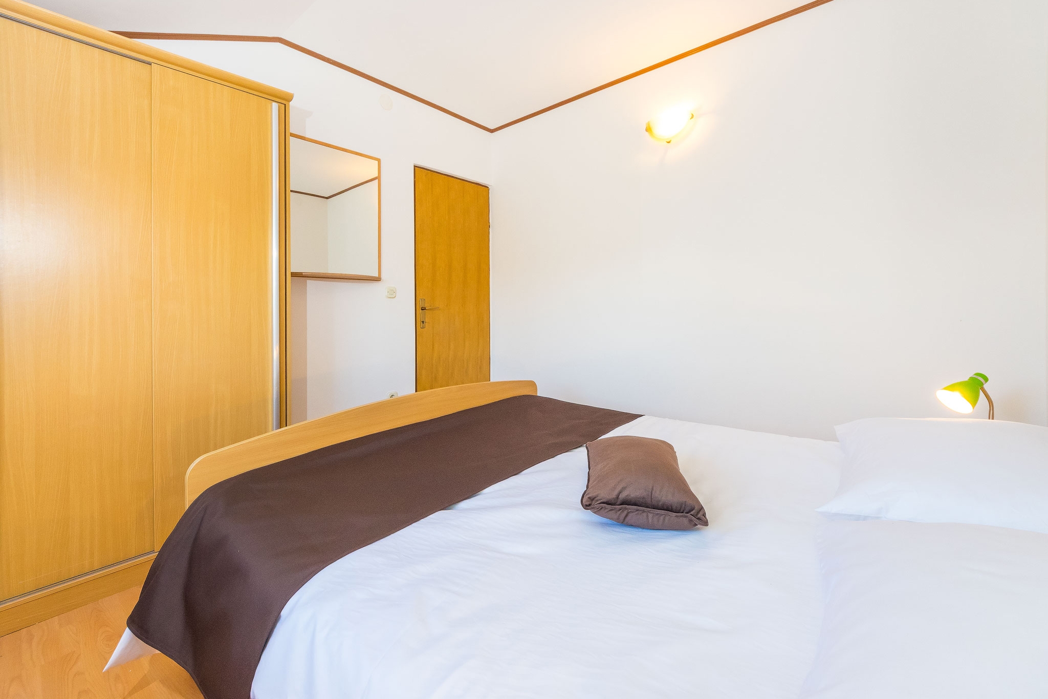 Two bedroom apartment near beach Vrsi - Mulo, Zadar  A-f