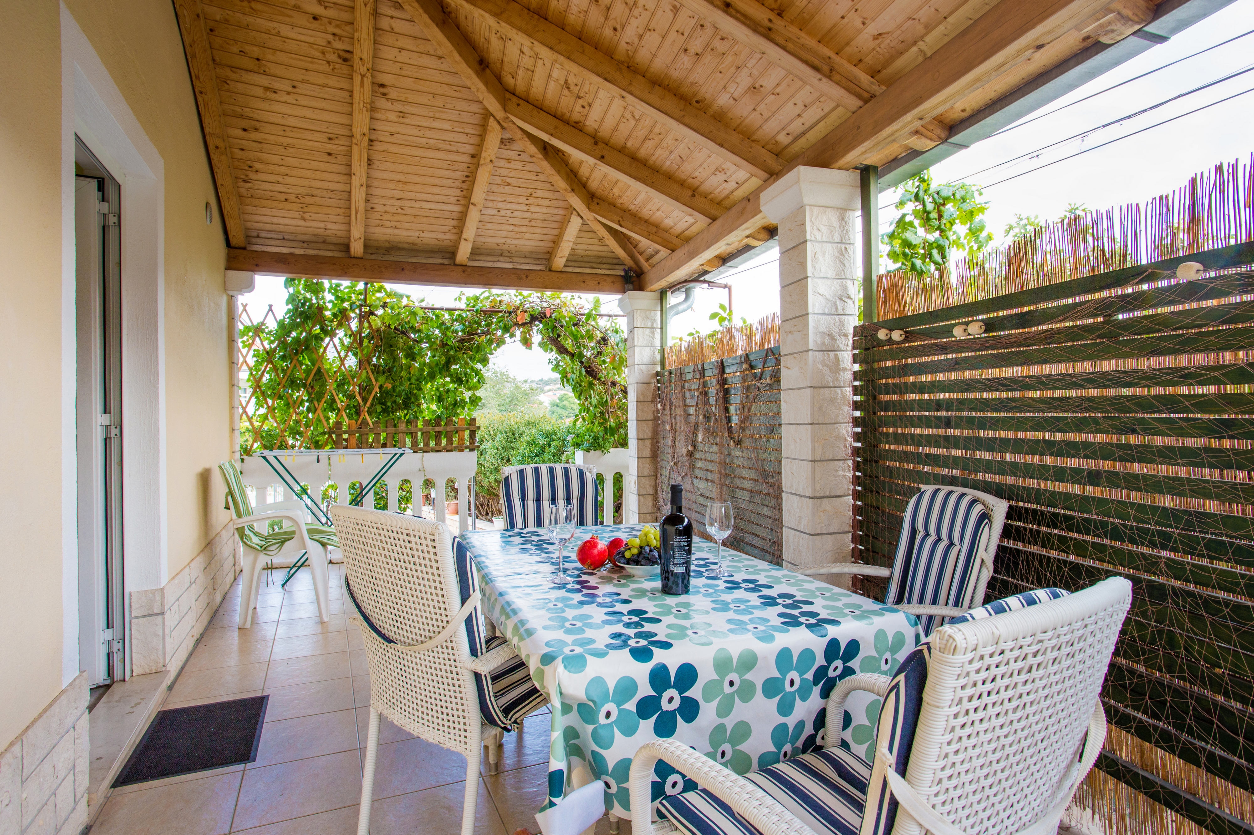 Three bedroom apartment with terrace Marina, Trogir  A-b