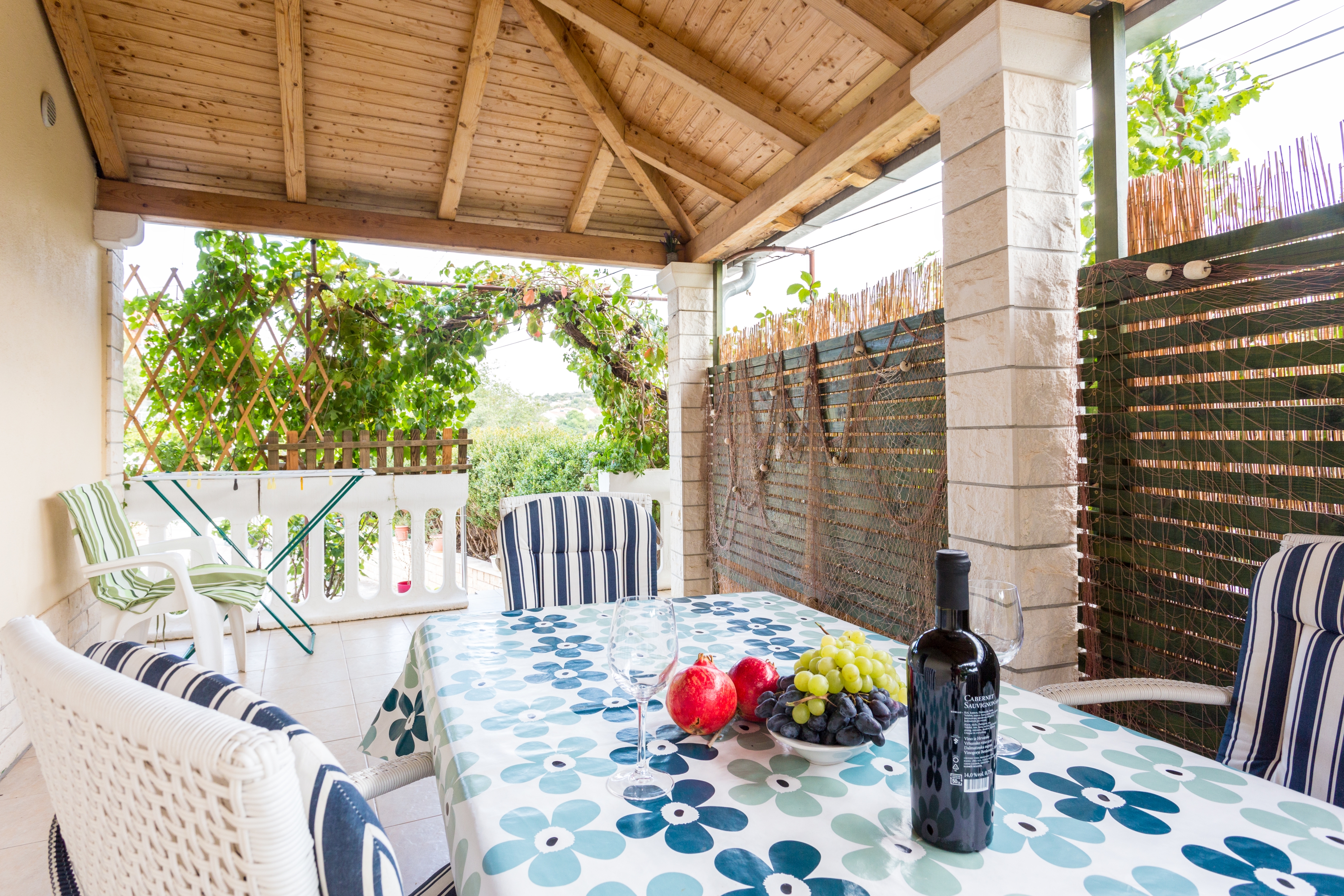 Three bedroom apartment with terrace Marina, Trogir  A-b