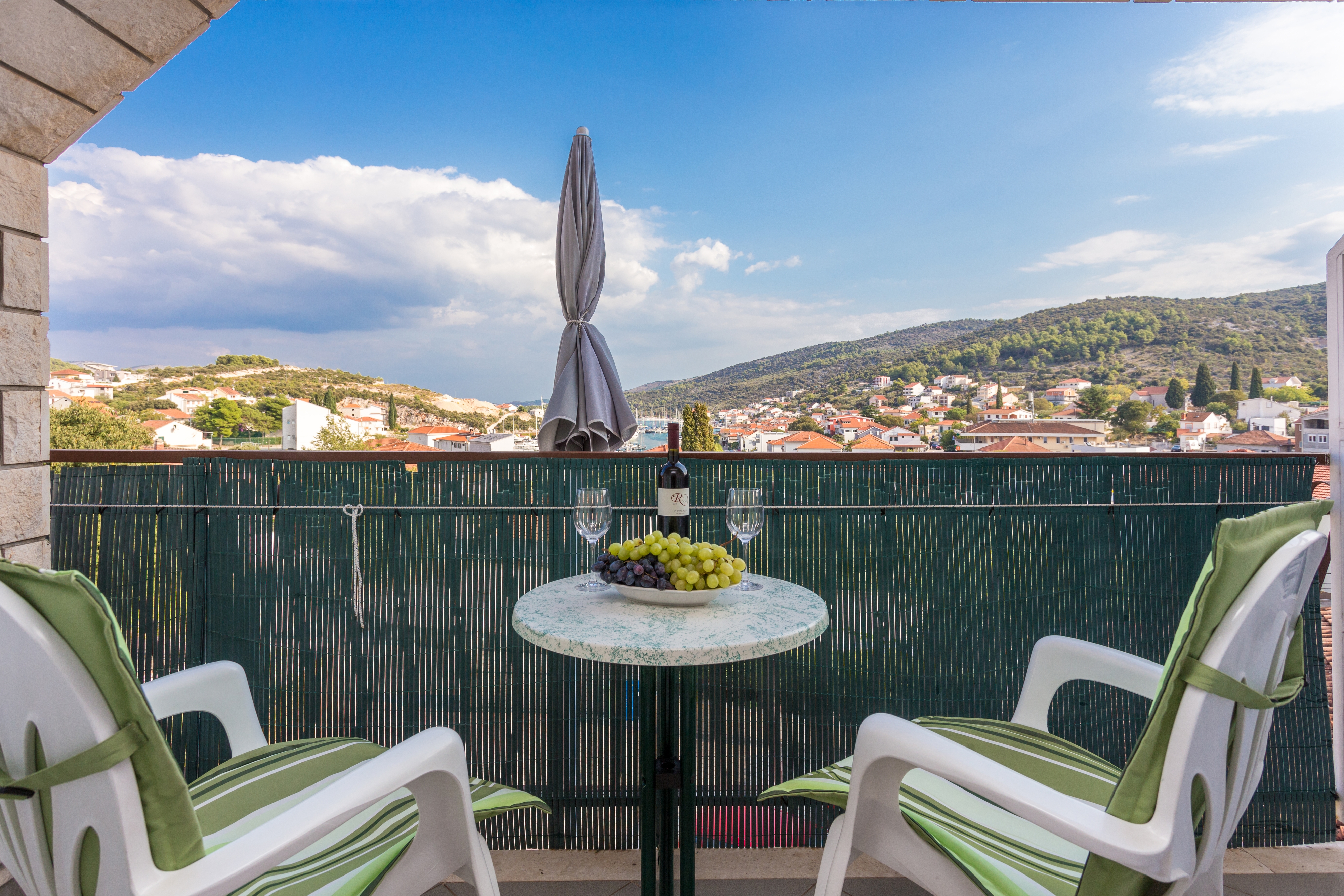 One bedroom apartment with balcony and sea view Marina, Trogir (A-5953-c) One bedroom apartment with balcony and sea view Marina, Trogir (A-5953-c)