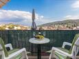 Marina, Balkon v ubytování typu apartment, s výhledem na moře, domácí mazlíčci povoleni a WiFi.