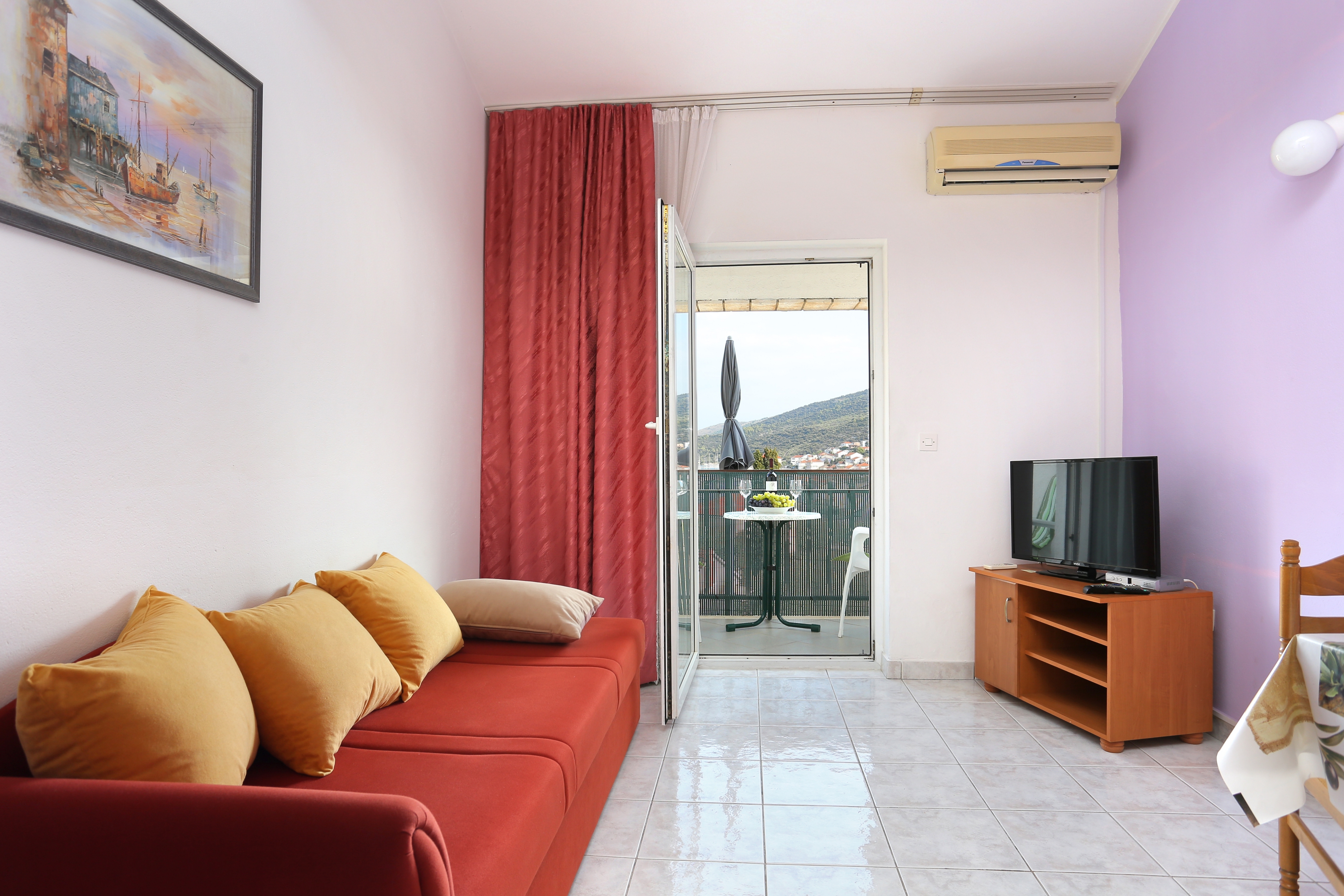 One bedroom apartment with balcony and sea view Marina, Trogir (A-5953-c)