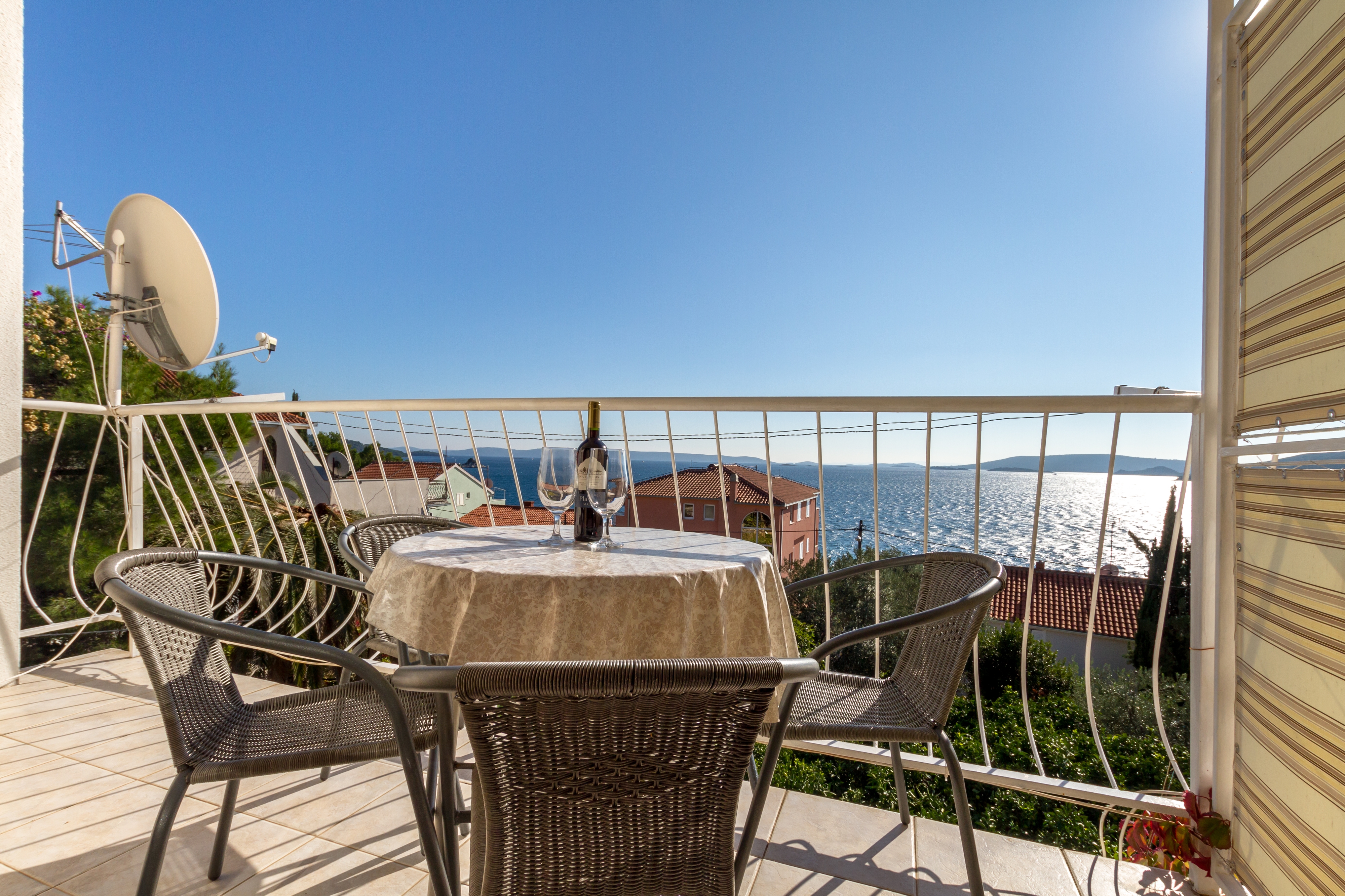 One bedroom apartment near beach Seget Vranjica, Trogir  A-a