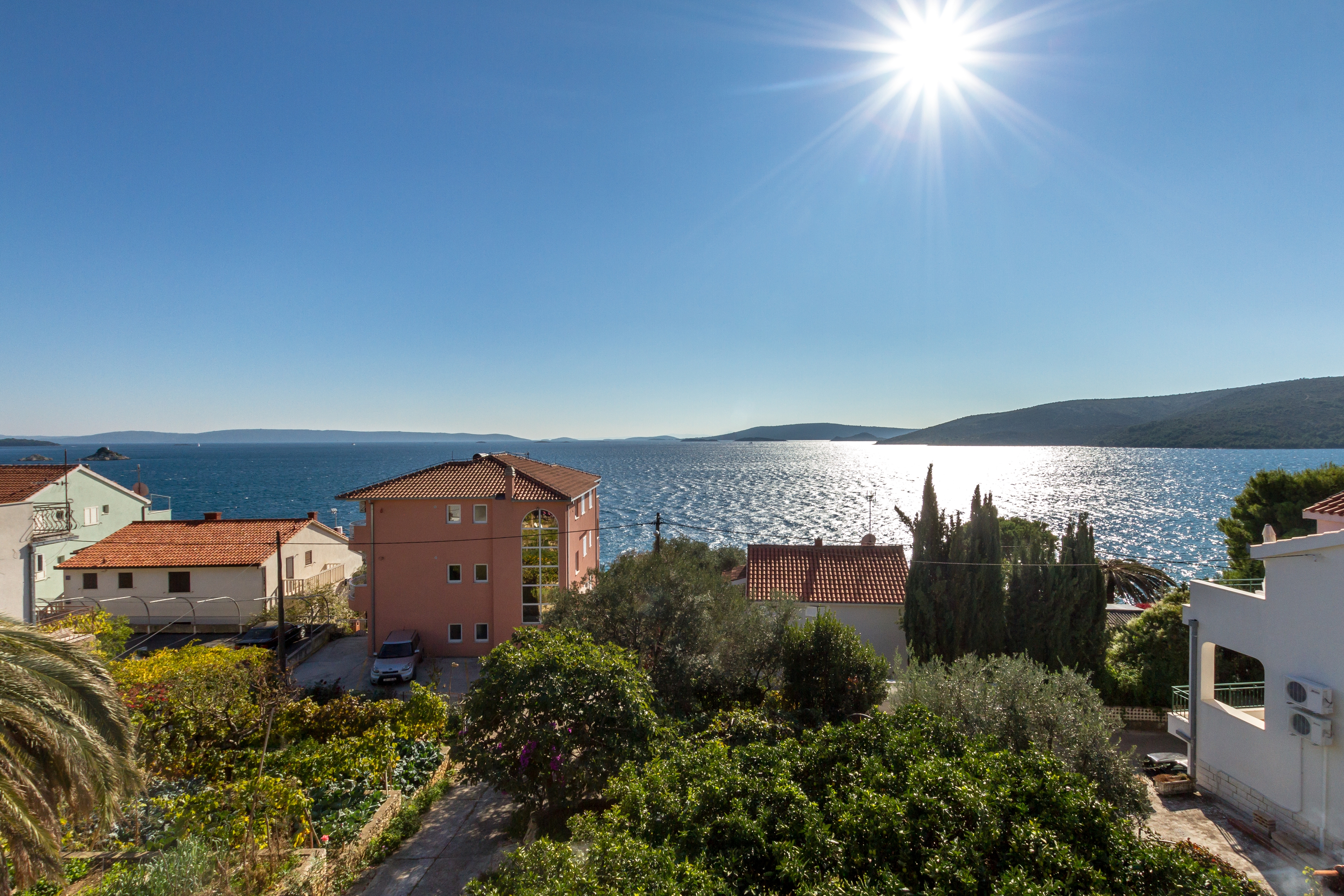 One bedroom apartment near beach Seget Vranjica, Trogir  A-a