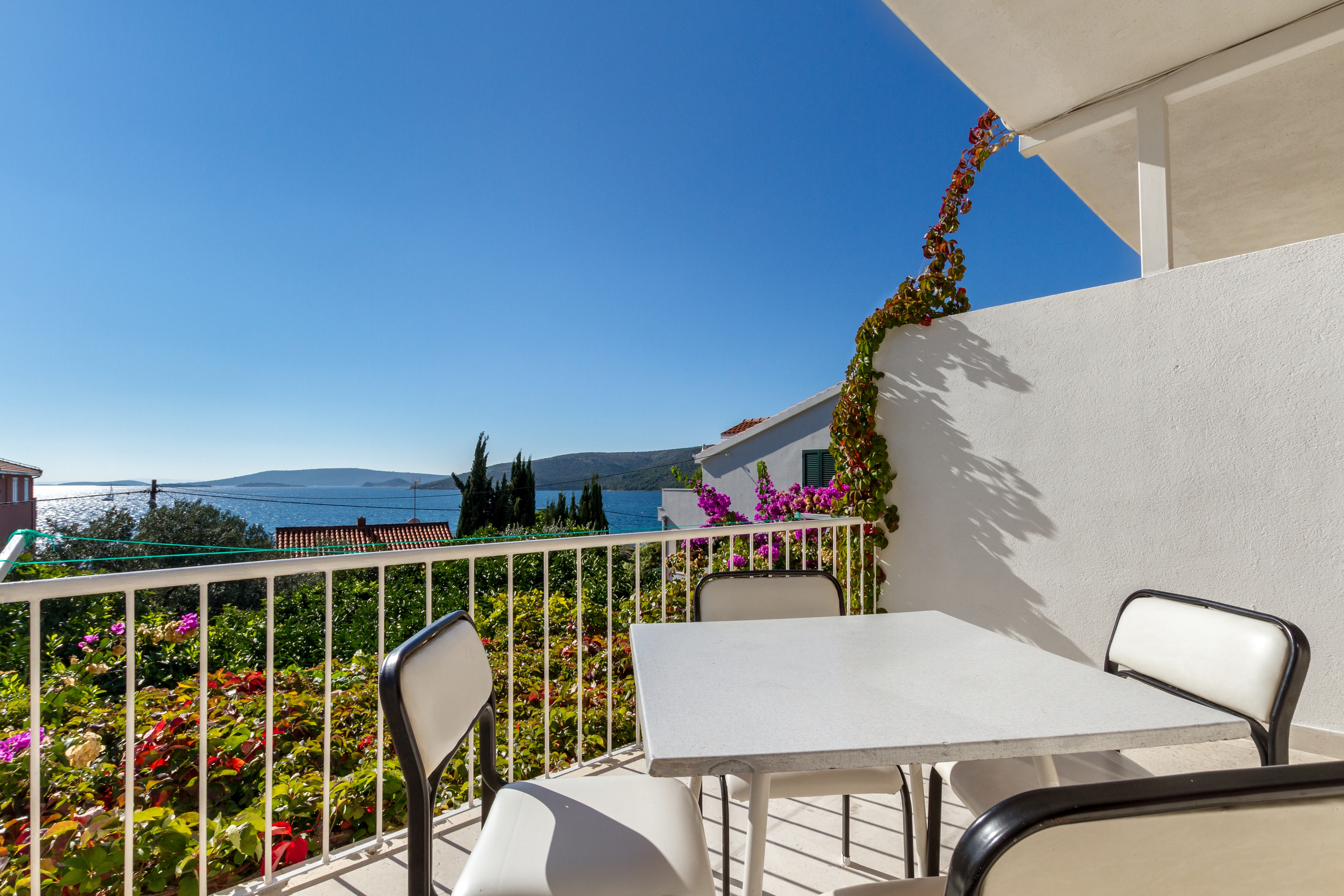 One bedroom apartment near beach Seget Vranjica, Trogir (A-5964-e) One bedroom apartment near beach Seget Vranjica, Trogir (A-5964-e)