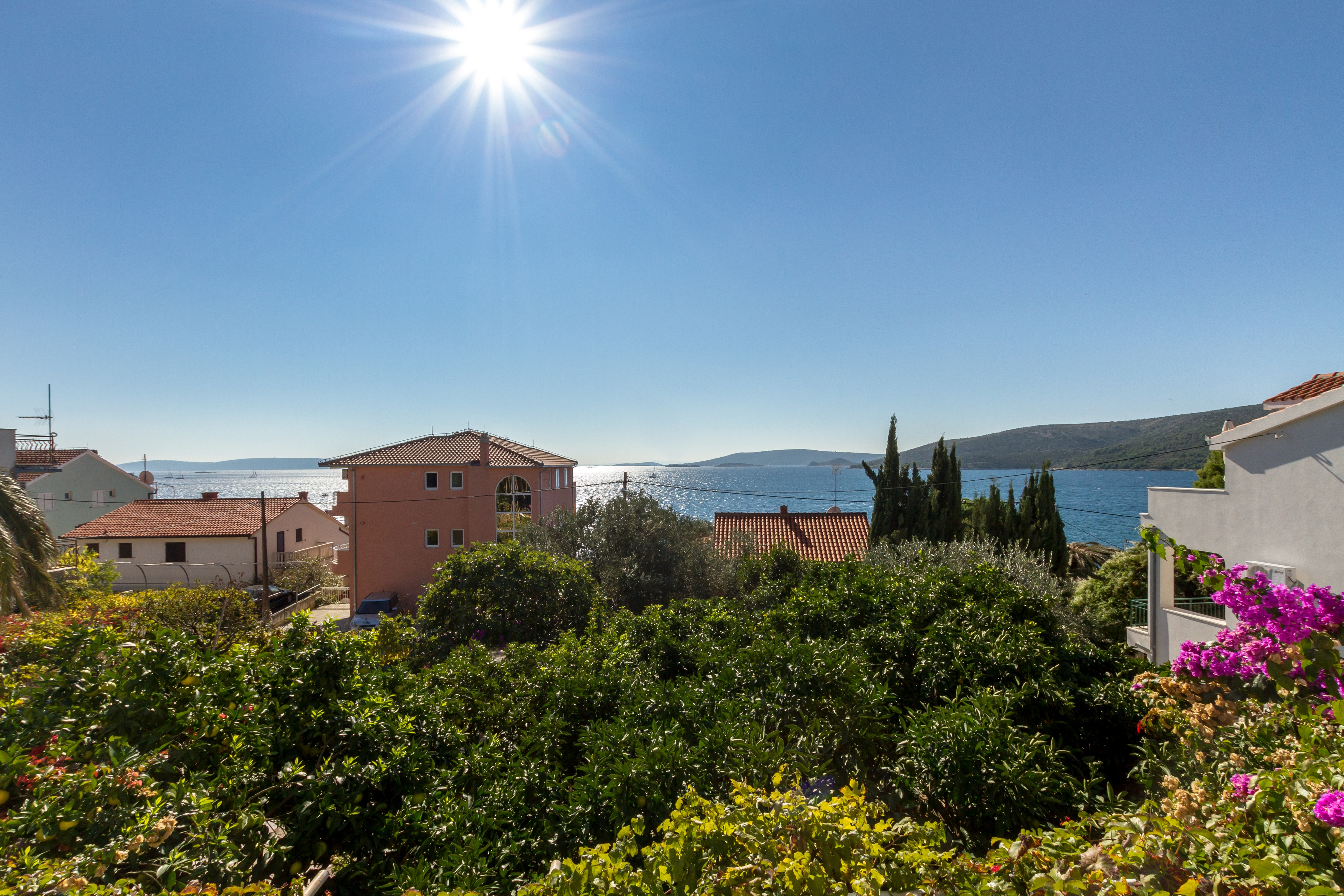 One bedroom apartment near beach Seget Vranjica, Trogir  A-e