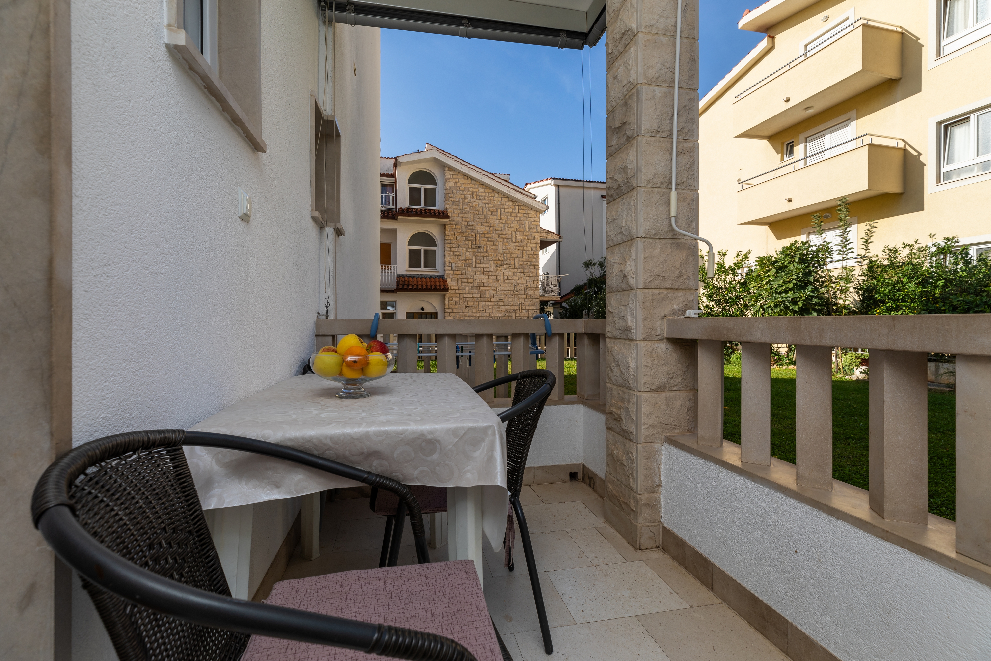 Two bedroom apartment with balcony Duće, Omiš (A-5973-b)