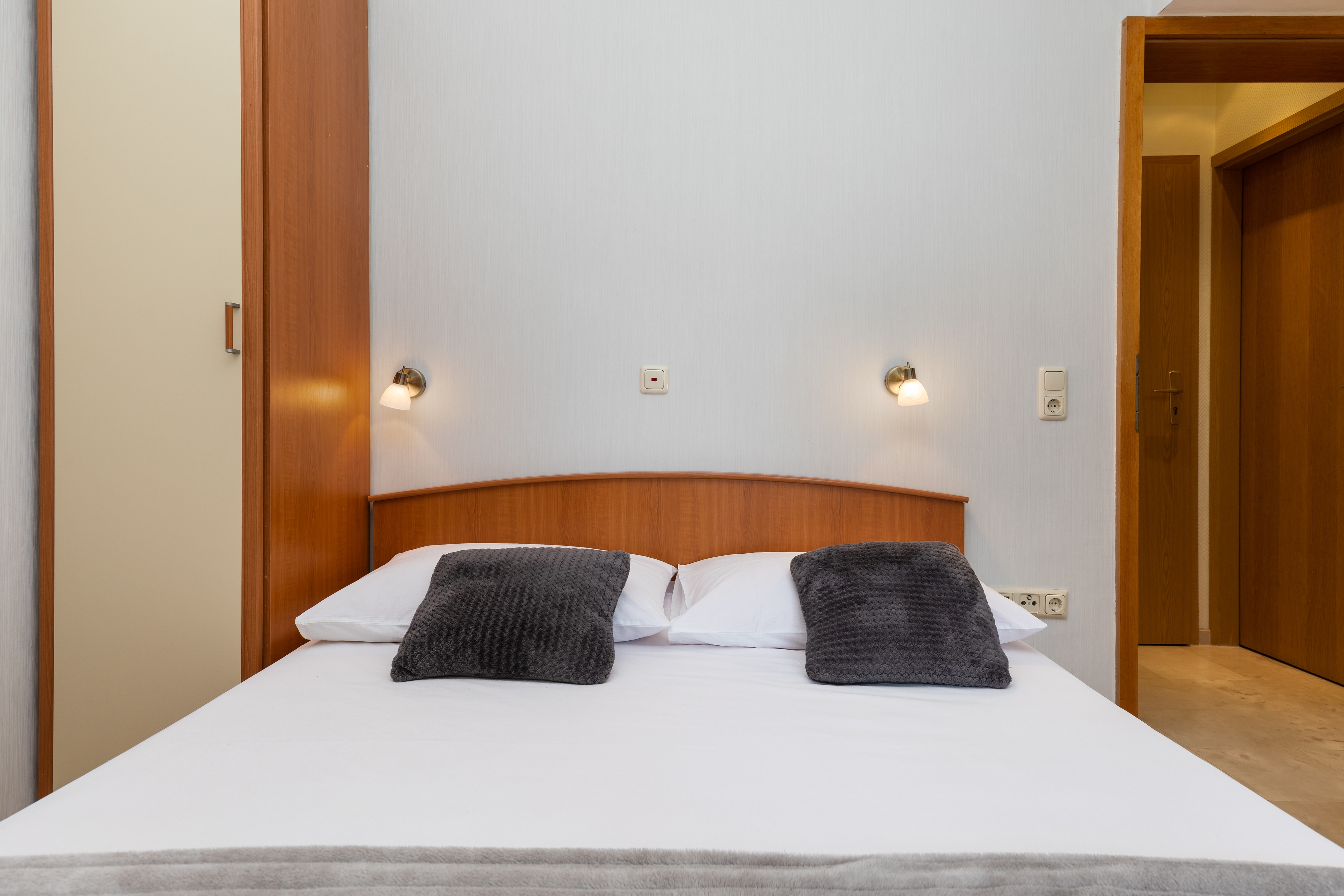 Two bedroom apartment with balcony Duće, Omiš (A-5973-b)