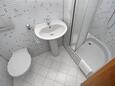 Ванная комната Duće, Ванная комната в размещении типа studio-apartment, WiFi.