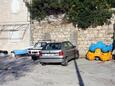 Parking lot Mimice, Omiš, Parking lot 5974 - Apartments near sea with pebble beach.