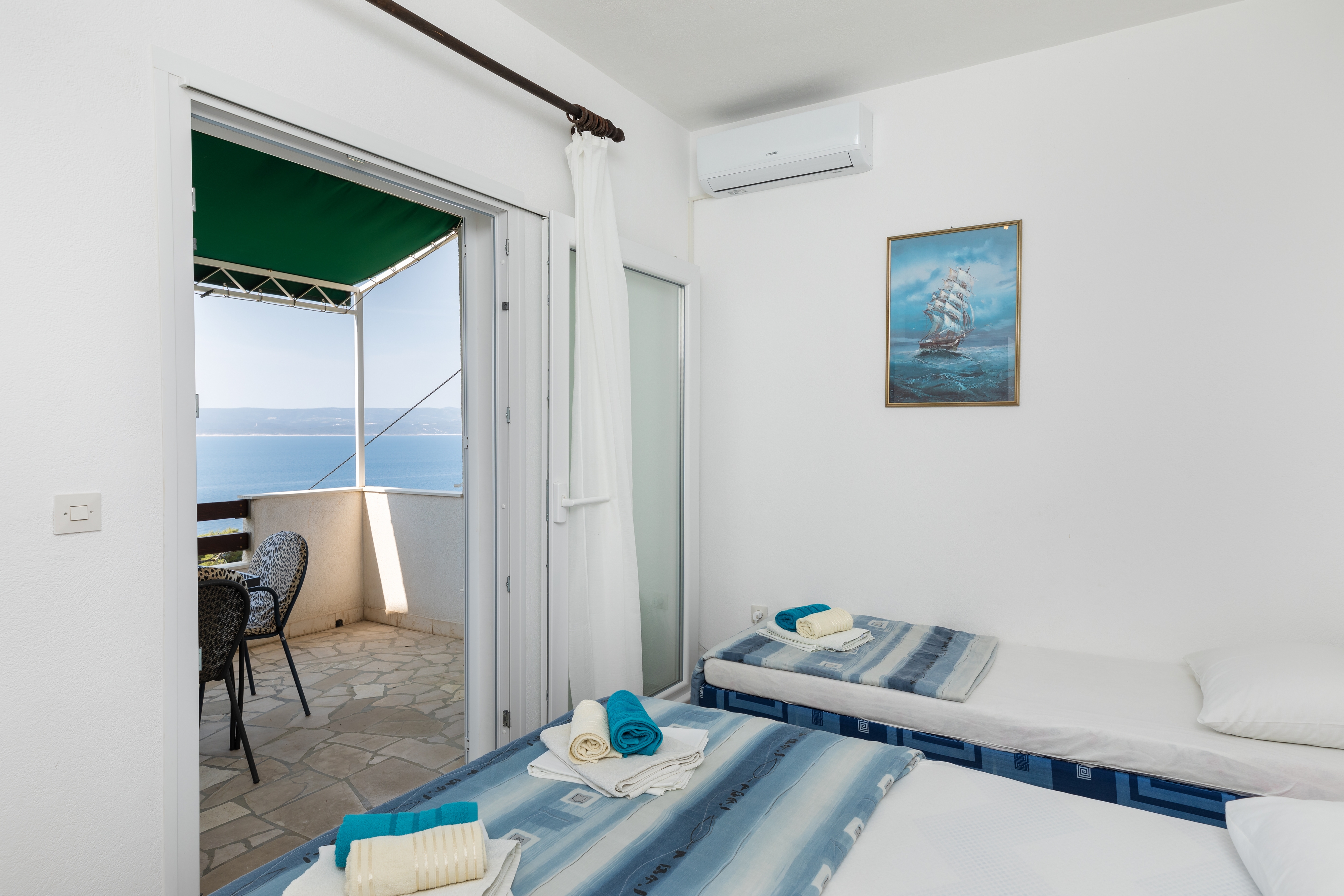 Two bedroom apartment with terrace and sea view Pisak, Omiš  A-a
