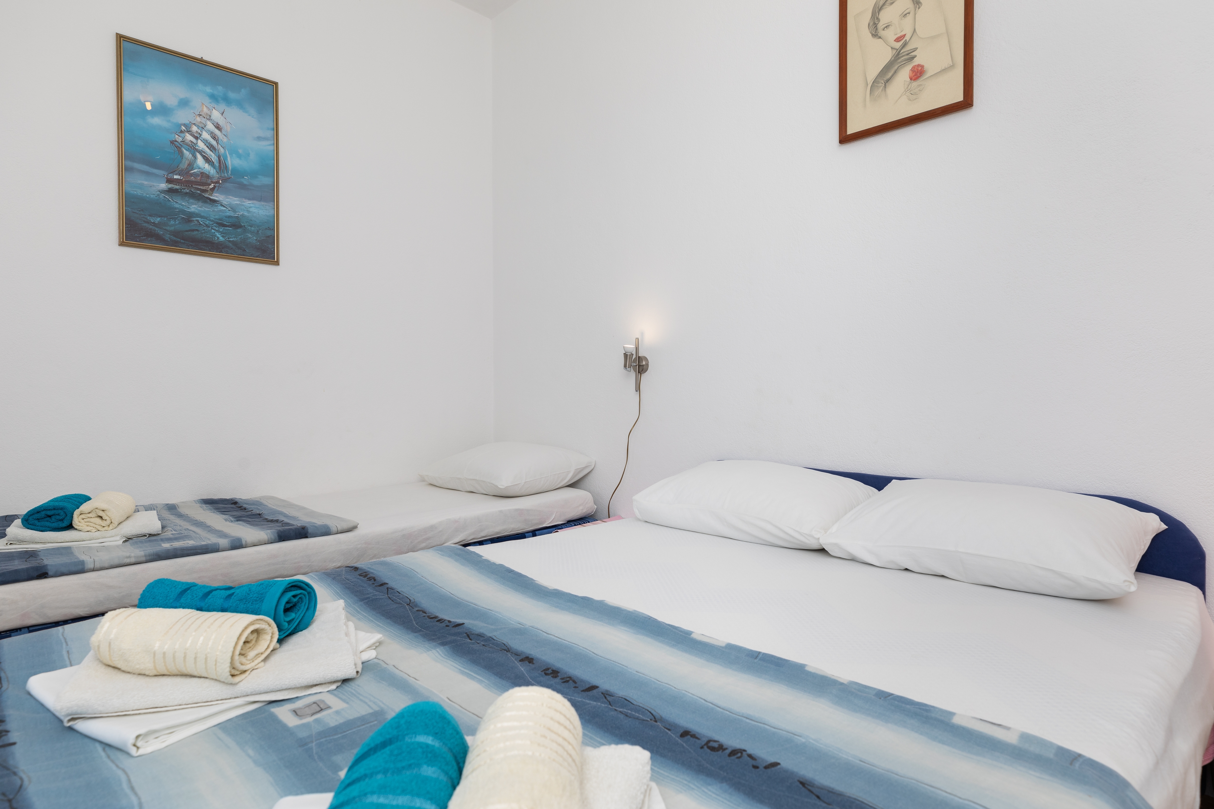 Two bedroom apartment with terrace and sea view Pisak, Omiš  A-a