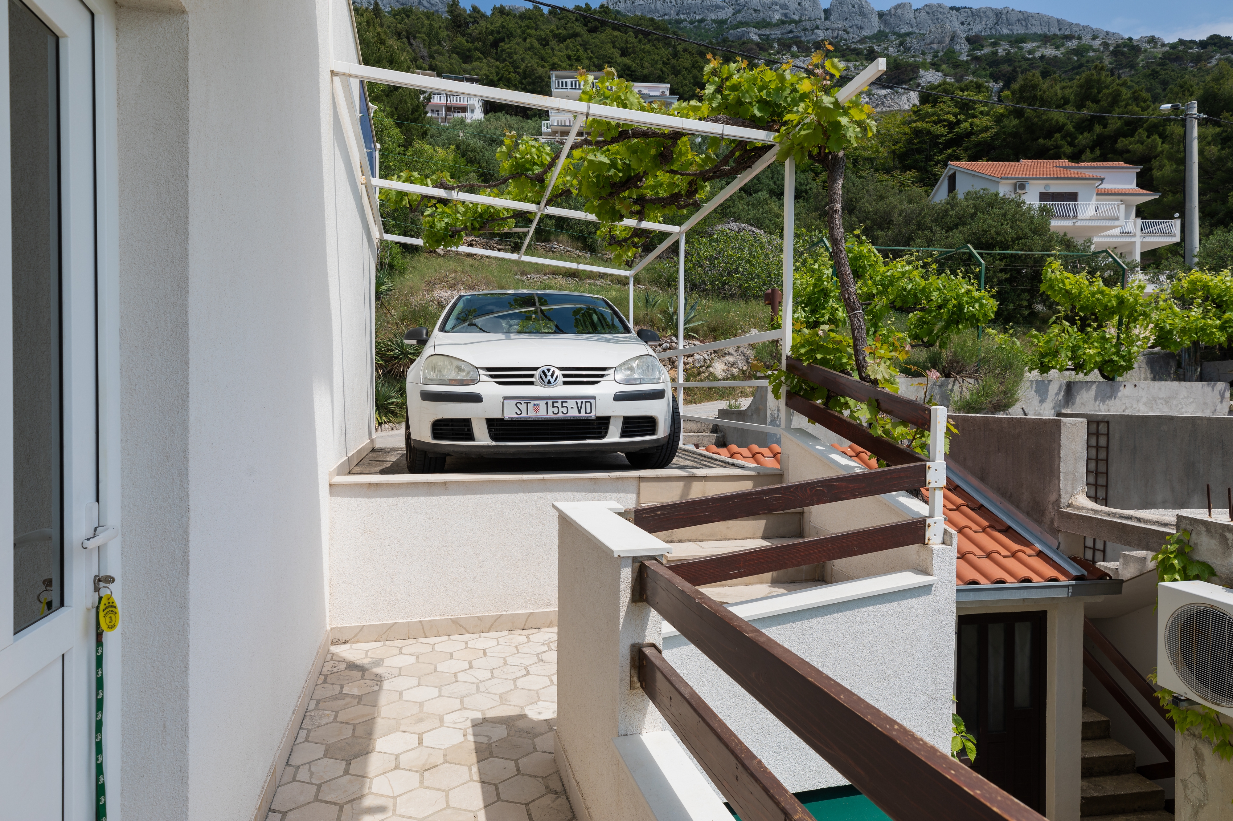 One bedroom apartment with terrace and sea view Pisak, Omiš  A-c