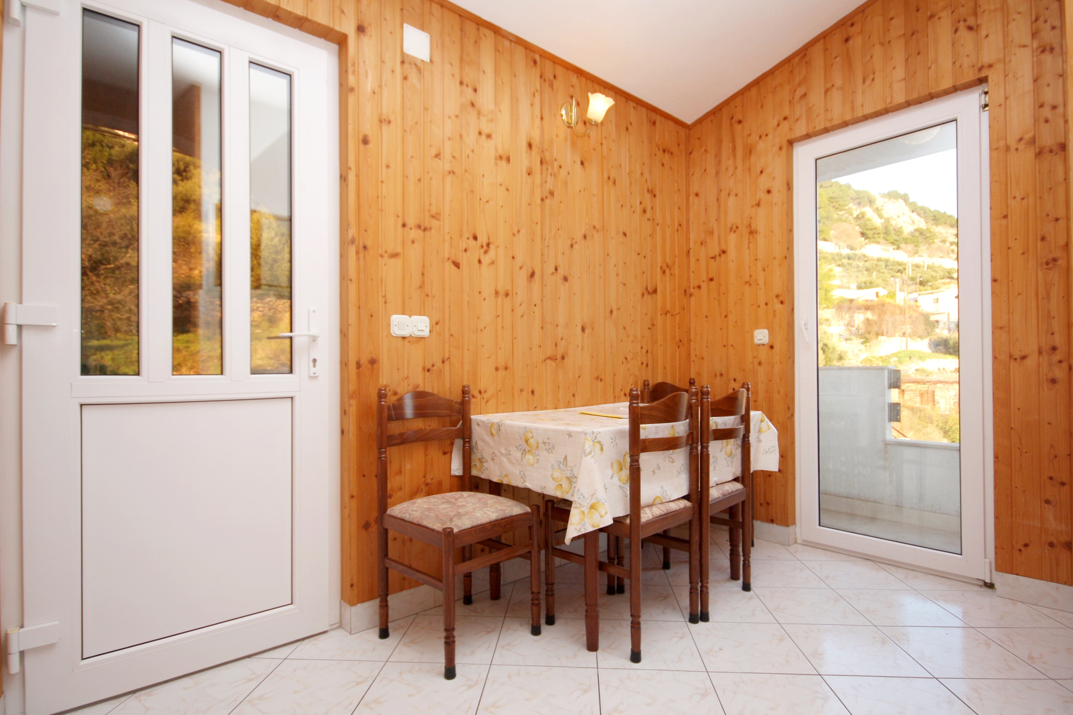 One bedroom apartment with balcony and sea view Pisak, Omiš (A-5975-d)