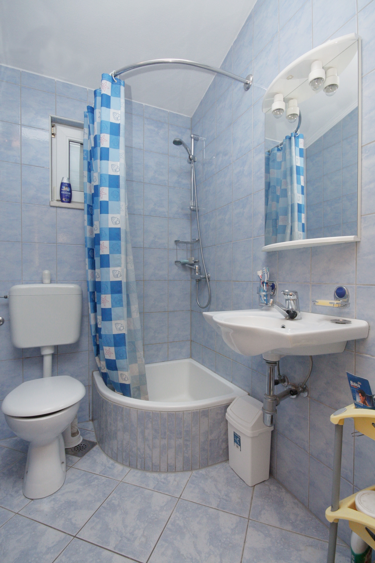 Two bedroom apartment with balcony and sea view Pisak, Omiš  A-e